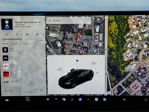 Used 2021 Tesla Model S Plaid image 12