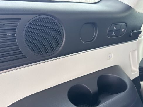 Used 2026 Hyundai Palisade Calligraphy image 13