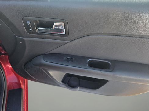 Used 2010 Ford Fusion SE image 22