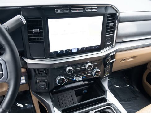 Used 2023 Ford F350 Lariat AWD/4WD image 3