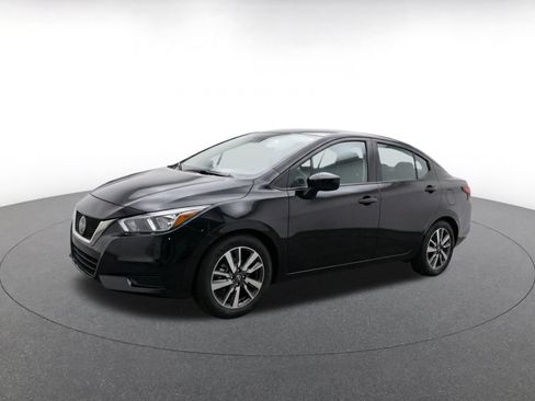 Used 2025 Nissan Versa SV FWD image 3
