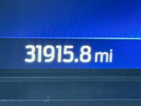 Certified 2022 Ford Explorer XLT w/ Equipment Group 202A AWD/4WD image 17