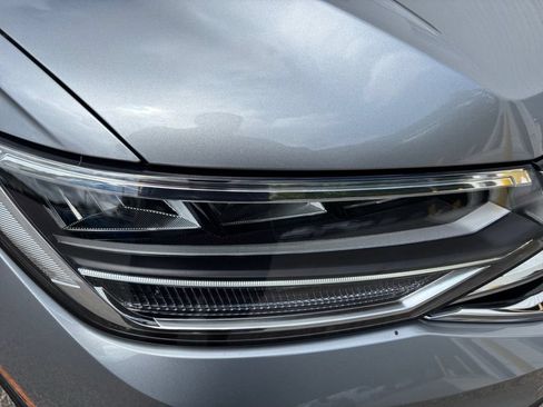 Certified 2023 Volkswagen Tiguan SE FWD image 7