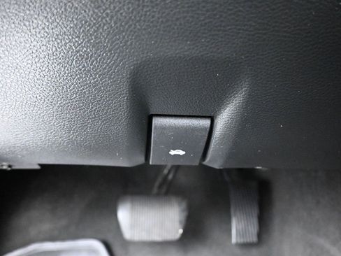 Used 2020 RAM 1500 Limited w/ Black Appearance Package image 35