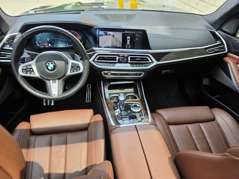 Used 2021 BMW X7 xDrive40i w/ M Sport Package AWD/4WD image 2