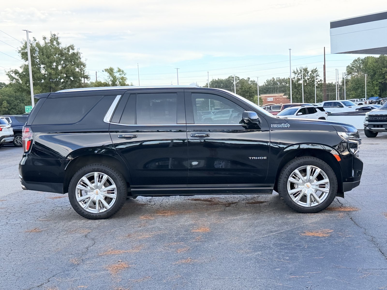 Used 2024 Chevrolet Tahoe High Country w/ Advanced Technology Package AWD/4WD image 13