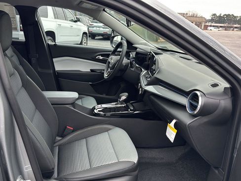 New 2026 Chevrolet Trax LT w/ Driver Confidence Package image 10