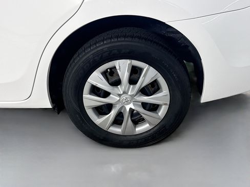 Used 2017 Toyota Corolla L w/ Carpet Mat Package (TMS) FWD image 36
