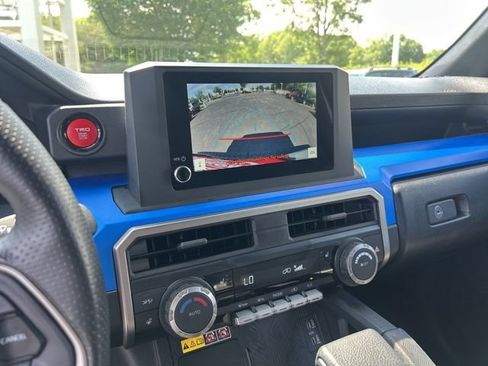 Used 2025 Toyota 4Runner TRD Off-Road AWD/4WD image 23