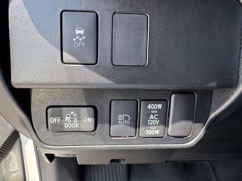 Used 2021 Toyota Tacoma TRD Off-Road image 15