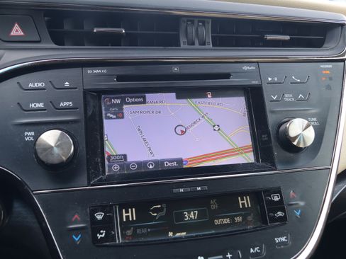 Used 2016 Toyota Avalon Limited image 23