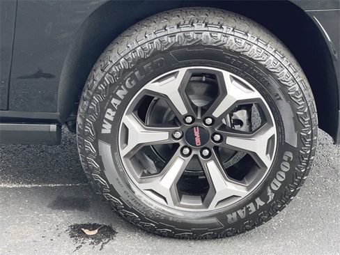 New 2026 GMC Yukon XL AT4 Ultimate w/ LPO, Illumination Package image 34