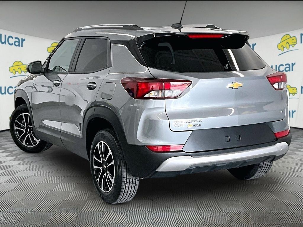 Used 2025 Chevrolet TrailBlazer LT AWD/4WD image 4
