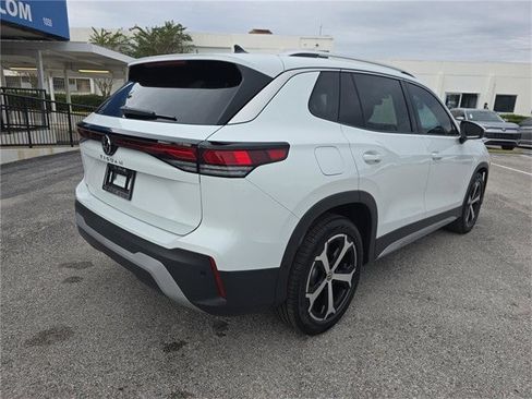 New 2026 Volkswagen Tiguan SE image 3