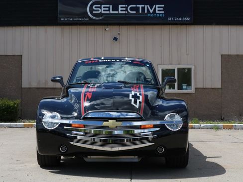 Used 2004 Chevrolet SSR w/ Preferred Equipment Group RWD image 53