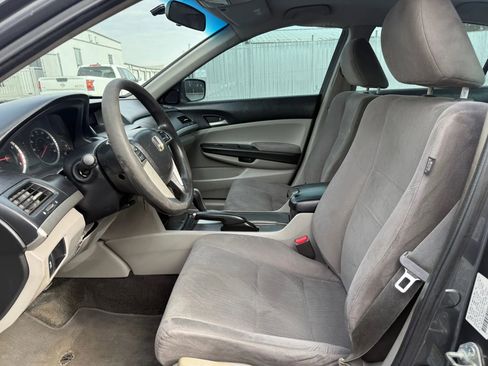 Used 2011 Honda Accord LX image 2