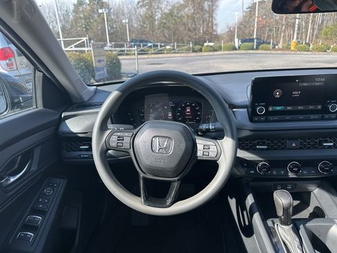 Certified 2025 Honda Accord SE image 19