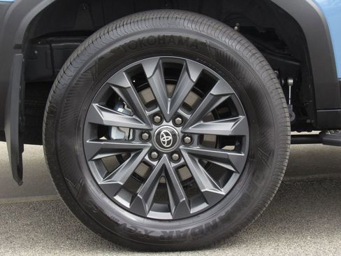 Certified 2025 Toyota Land Cruiser w/ Premium Package AWD/4WD image 40