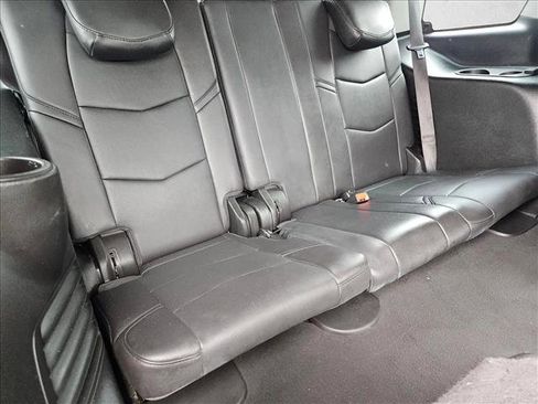 Used 2019 Cadillac Escalade Luxury image 21