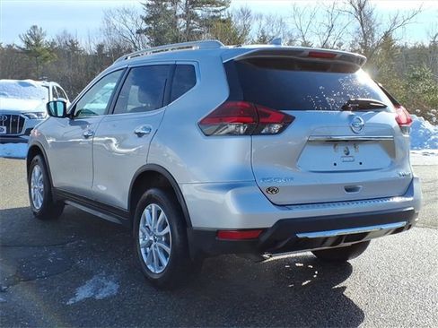 Used 2017 Nissan Rogue SV image 26