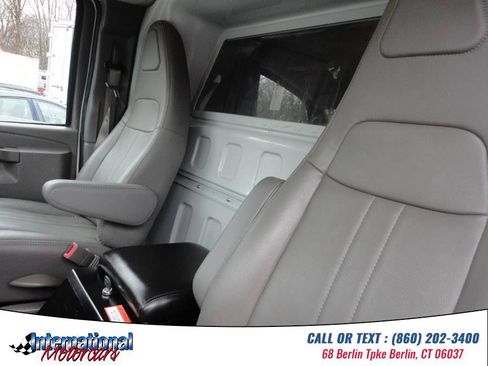 Used 2020 Chevrolet Express 2500 w/ Enhanced Convenience Package RWD image 10