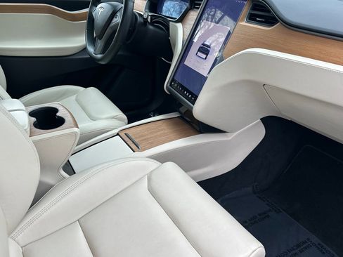 Used 2020 Tesla Model X Long Range image 20