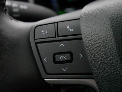 Used 2025 Toyota Camry XLE image 26