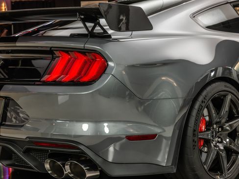Used 2022 Ford Mustang Shelby GT500 w/ Carbon Fiber Track Pack RWD image 36