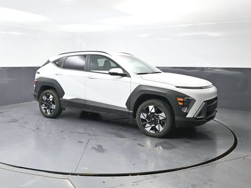 Used 2025 Hyundai Kona SEL AWD/4WD image 4