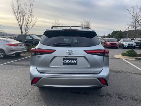 Used 2021 Toyota Highlander Platinum image 6