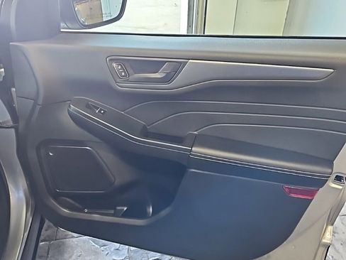 Used 2023 Ford Escape Active image 11