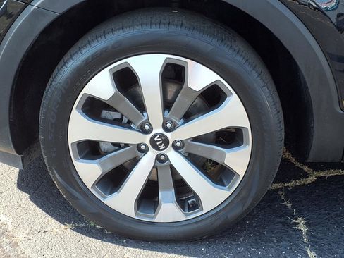 Used 2021 Kia Telluride EX w/ EX Premium Package image 4