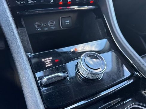 Used 2022 Jeep Grand Cherokee Limited image 11