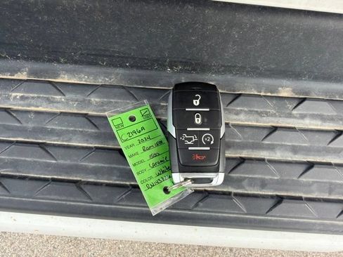 Used 2024 RAM 1500 Laramie AWD/4WD image 13