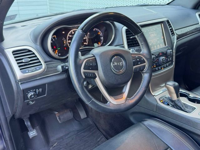 Used 2017 Jeep Grand Cherokee Overland AWD/4WD image 9
