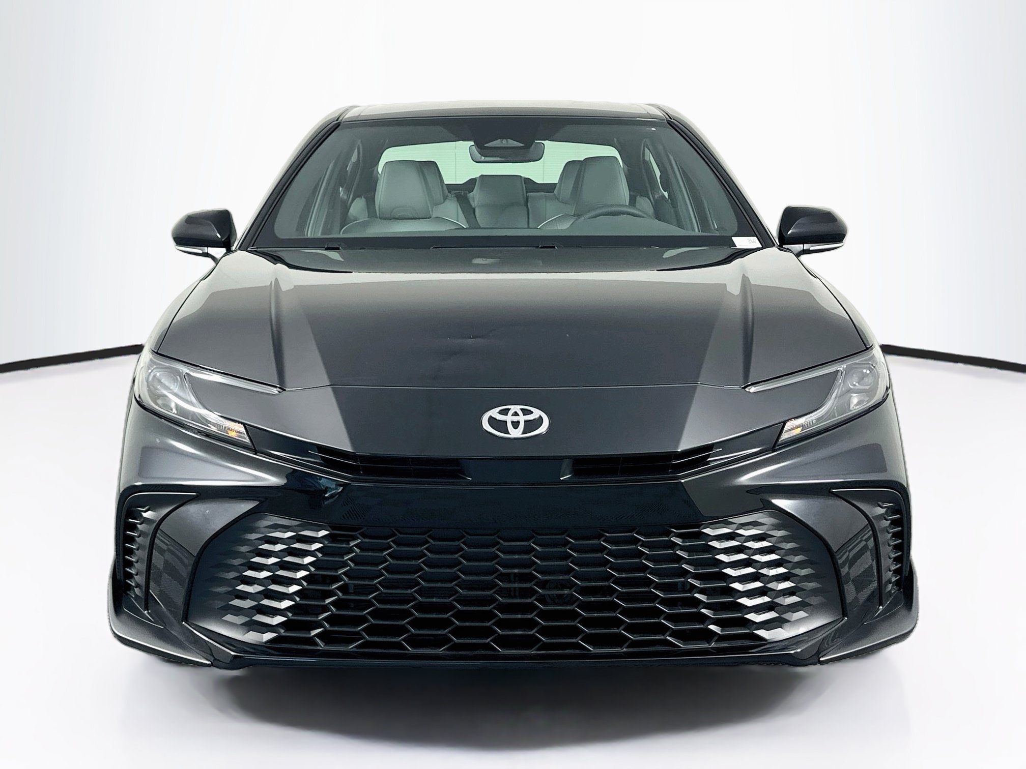 Used 2026 Toyota Camry SE w/ Convenience Package FWD image 2