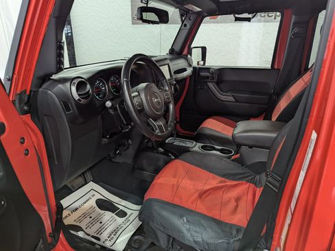Used 2013 Jeep Wrangler Unlimited Sport image 13