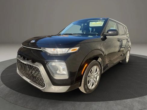 Used 2020 Kia Soul LX image 1