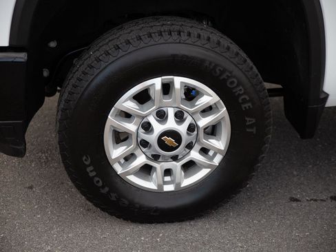 Certified 2024 Chevrolet Silverado 2500 Custom w/ Custom Value Package image 10