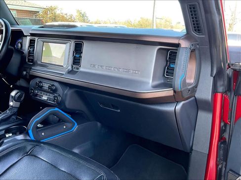 Used 2021 Ford Bronco Outer Banks image 18