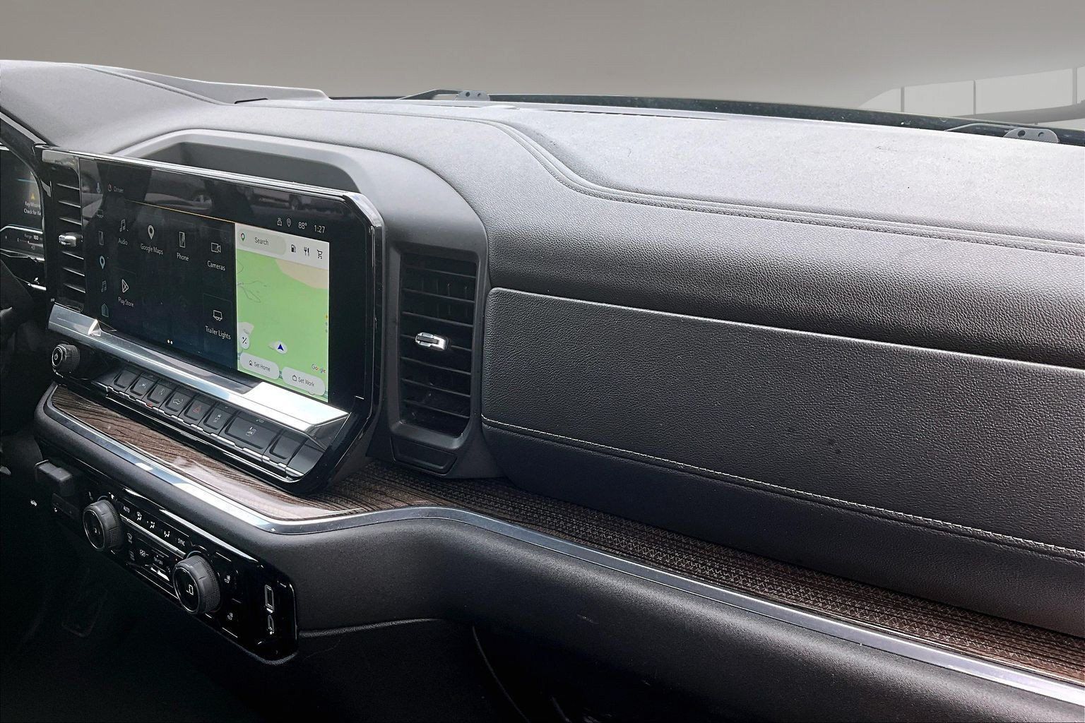 Used 2025 Chevrolet Silverado 1500 LT AWD/4WD image 29