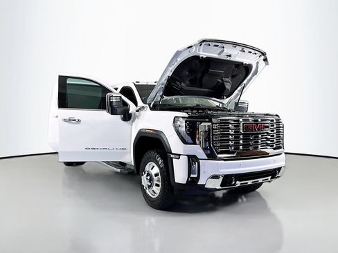 Used 2025 GMC Sierra 3500 Denali w/ Technology Package AWD/4WD image 26