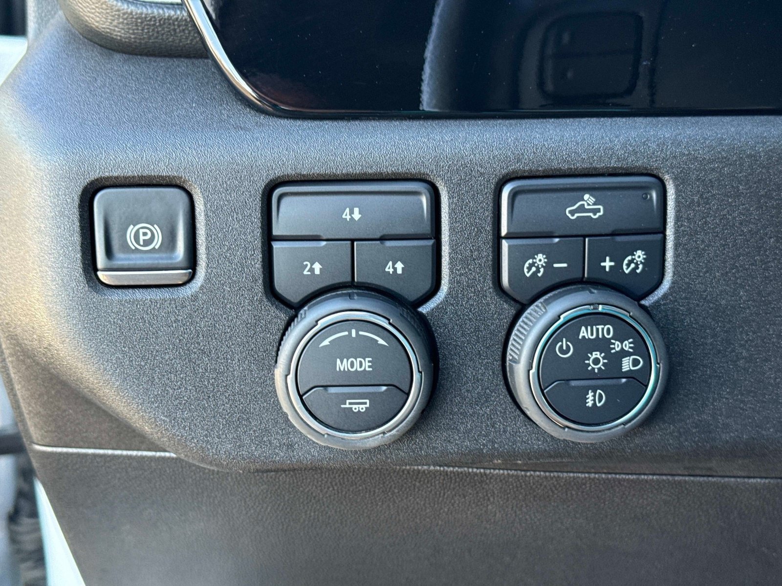 Used 2025 Chevrolet Silverado 2500 LT w/ Convenience Package AWD/4WD image 32