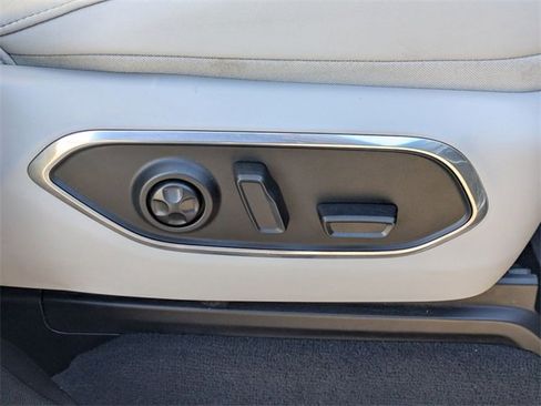 Used 2024 Jeep Wagoneer L Series II w/ Flexible Seating Group image 40