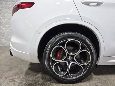 Used 2022 Alfa Romeo Stelvio Veloce image 64