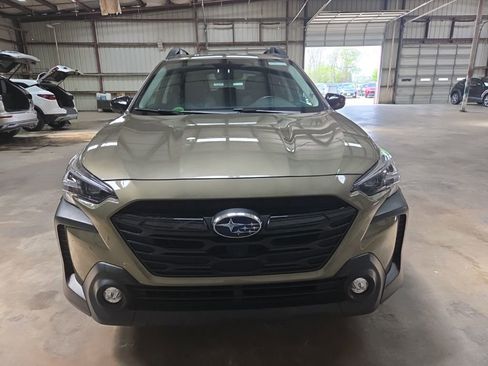 Used 2025 Subaru Outback Onyx Edition image 8