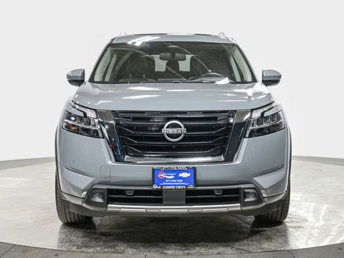 Used 2022 Nissan Pathfinder Platinum image 10