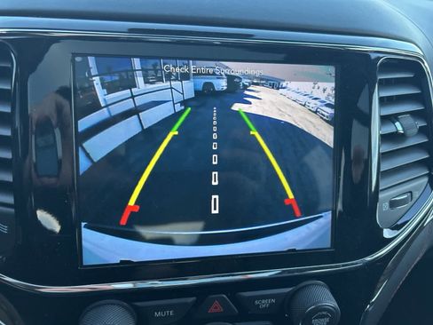 Used 2019 Jeep Grand Cherokee Summit image 42