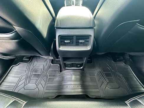 Used 2016 Ford Edge SEL w/ Equipment Group 201A image 31