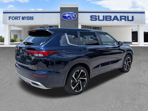 Used 2024 Mitsubishi Outlander SE Black Edition AWD/4WD image 4